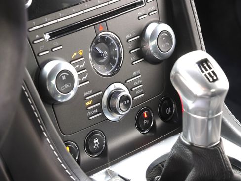 Used 2012 Aston Martin V12 Vantage Coupe image 73