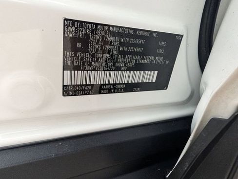 Used 2025 Toyota RAV4 XLE AWD/4WD image 35