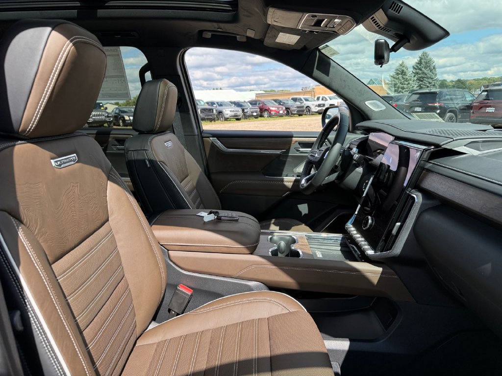 New 2027 GMC Acadia Denali Ultimate w/ LPO, Black Badging Package AWD/4WD image 40