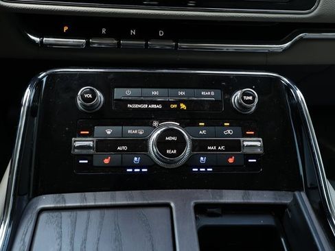 Used 2023 Lincoln Navigator Reserve AWD/4WD image 20