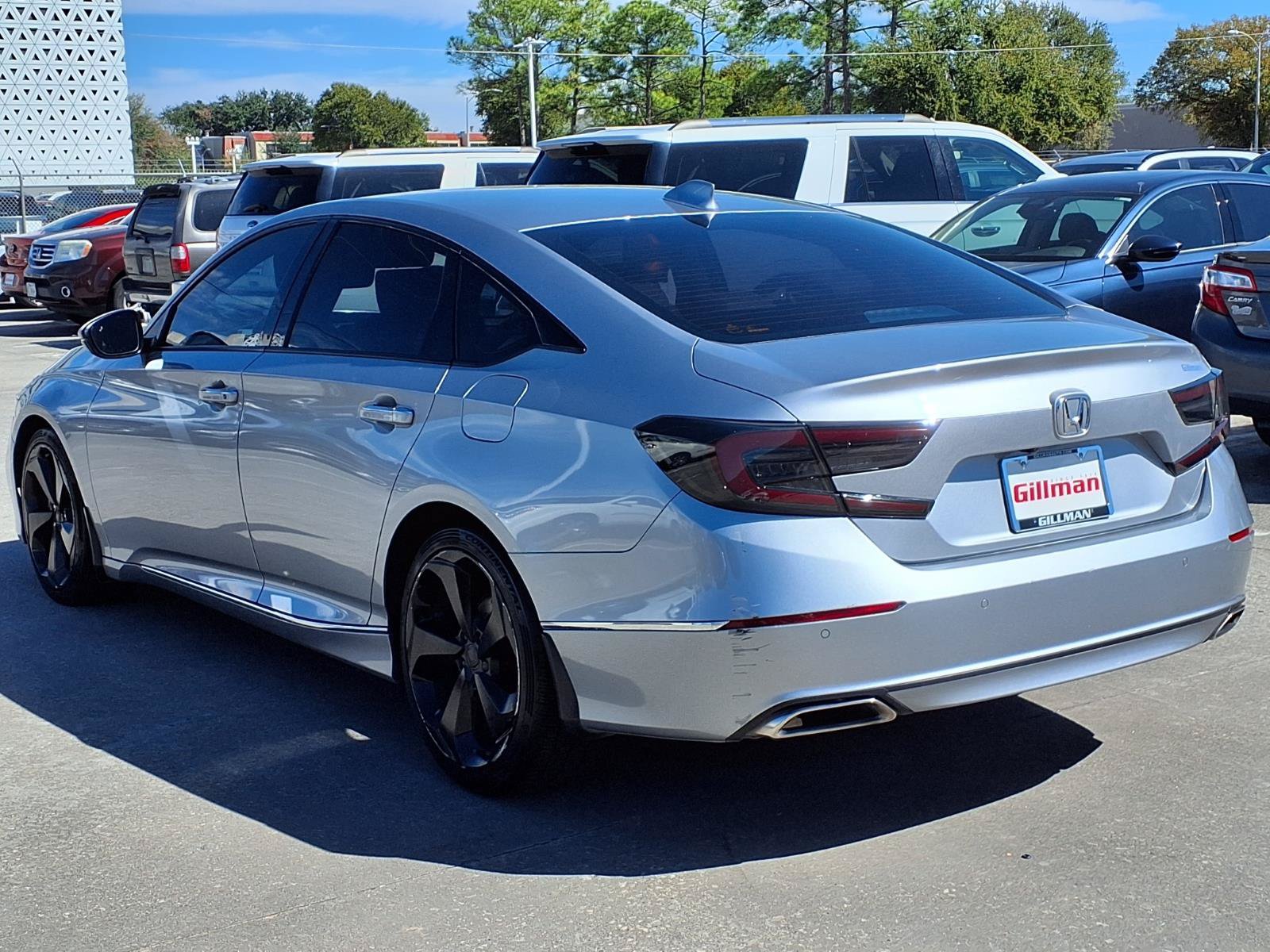 Used 2018 Honda Accord Touring image 3
