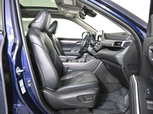 Used 2022 Toyota Highlander Platinum image 13