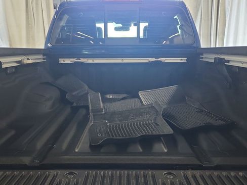 Used 2022 Nissan Frontier PRO-4X w/ Pro-4X Premium Package image 9