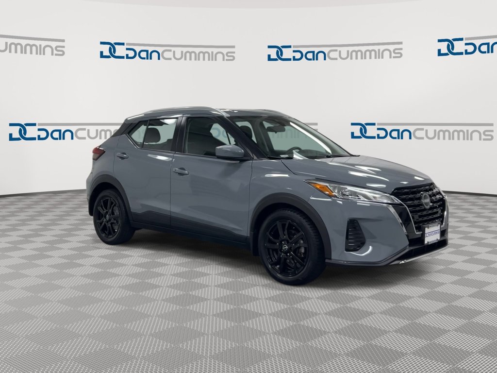 Used 2023 Nissan Kicks SV FWD image 2