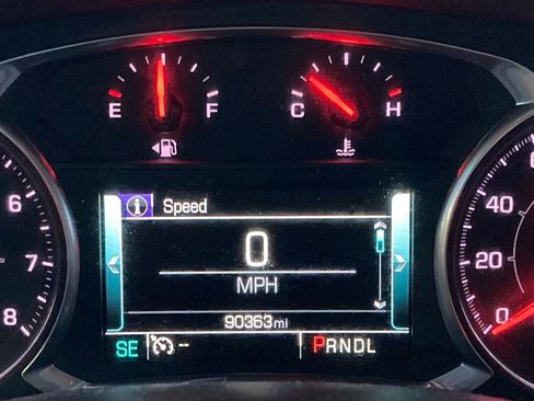 Used 2018 GMC Acadia SLT w/ LPO, Floor Liner Package image 16