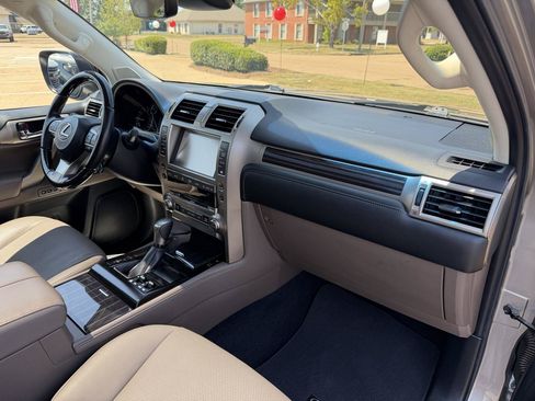 Used 2021 Lexus GX 460 Premium w/ Premium Package AWD/4WD image 16