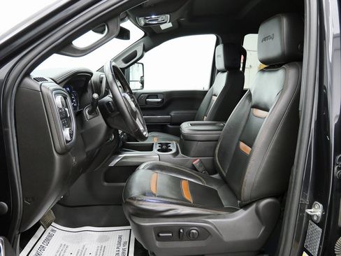 Used 2020 GMC Sierra 2500 AT4 w/ AT4 Premium Package image 12
