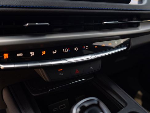 Used 2024 Cadillac XT4 Sport FWD image 18
