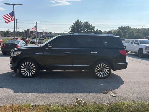 Used 2018 Lincoln Navigator Reserve w/ Technology Package AWD/4WD image 2