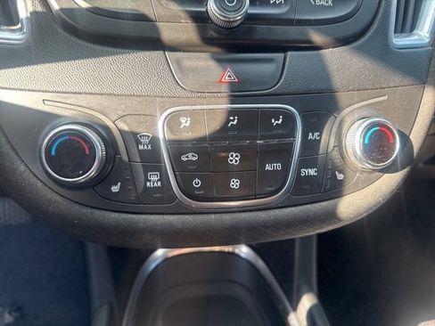 Used 2019 Chevrolet Malibu LT image 14