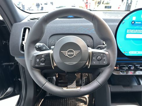 Certified 2025 MINI Cooper Countryman S AWD/4WD image 16