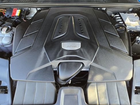 Used 2022 Porsche Cayenne image 39