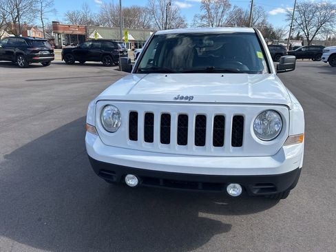 Used 2016 Jeep Patriot Latitude image 2