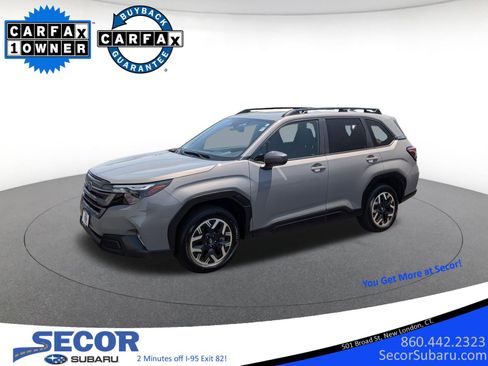 Used 2025 Subaru Forester Premium AWD/4WD image 1