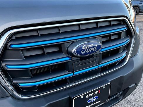 Used 2022 Ford E-Transit Medium Roof image 27