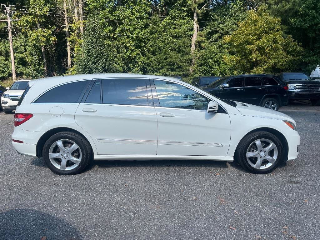 Used 2011 Mercedes-Benz R 350 4MATIC image 6