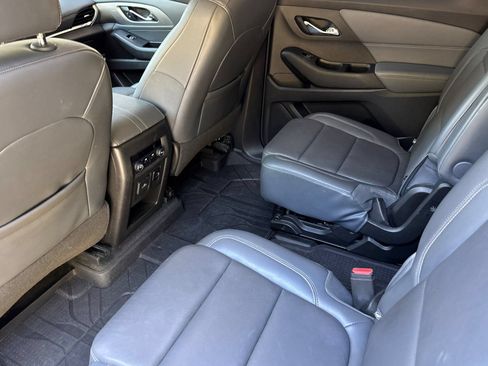 Used 2018 Chevrolet Traverse LT w/ LPO, Floor Liner Package AWD/4WD image 15