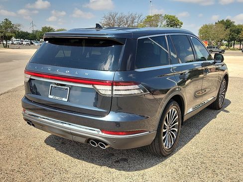 Used 2022 Lincoln Aviator Reserve w/ Equipment Group 201A image 3