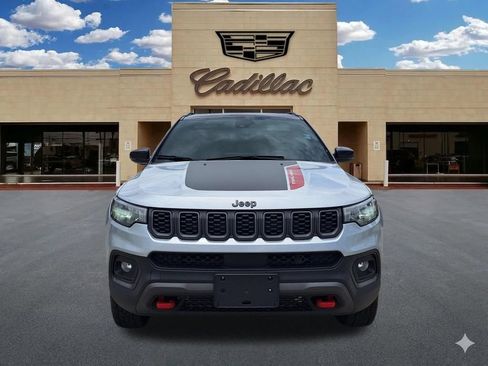 Used 2024 Jeep Compass Trailhawk AWD/4WD image 10