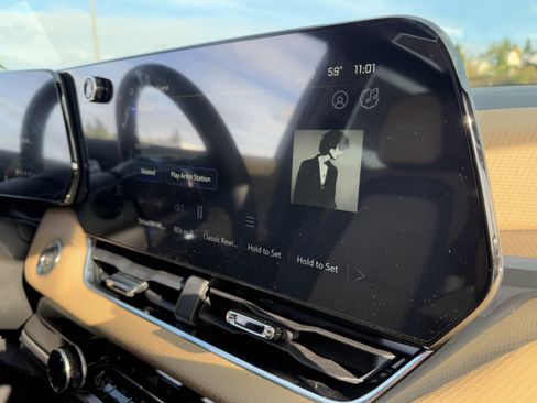 New 2026 Chevrolet Equinox ACTIV w/ Convenience Package III image 15