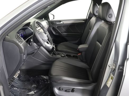 Used 2024 Volkswagen Tiguan SE R-Line AWD/4WD image 31