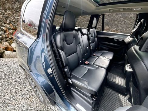 Used 2021 Volvo XC90 T5 Momentum w/ Protection Package Premier image 25