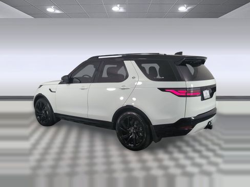 Certified 2025 Land Rover Discovery Dynamic SE image 3