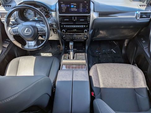 Used 2023 Lexus GX 460 Premium w/ Accessory Package AWD/4WD image 33