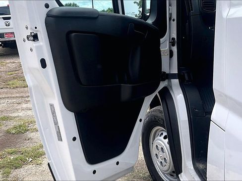 New 2024 RAM ProMaster 2500 w/ Convenience Group FWD image 13