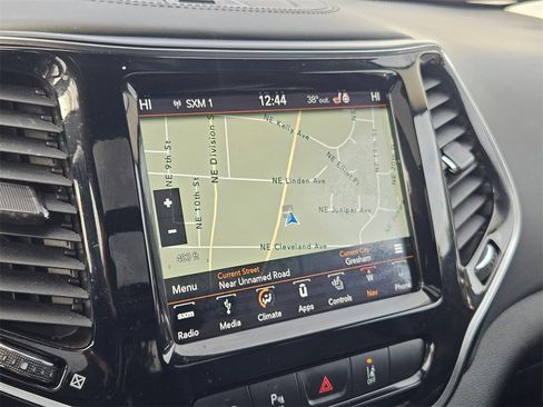 Used 2019 Jeep Cherokee Overland w/ Technology Group image 25