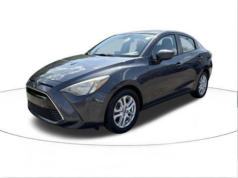 Used 2016 Scion iA FWD image 7