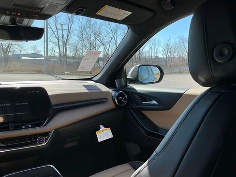 New 2026 Chevrolet Equinox ACTIV w/ Convenience Package III AWD/4WD image 24