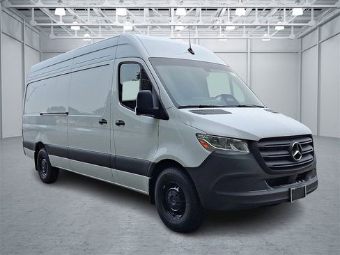 New 2025 Mercedes-Benz Sprinter 2500 image 2