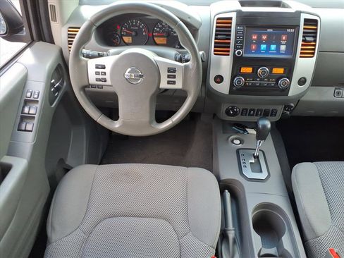 Used 2021 Nissan Frontier SV w/ Midnight Edition Floor Mats image 14