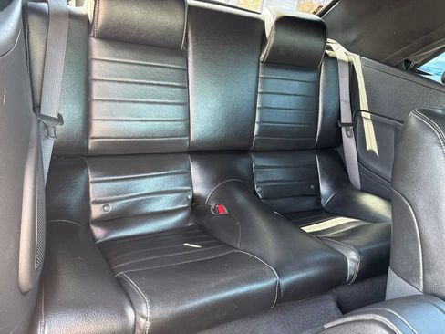 Used 2010 Ford Mustang Premium RWD image 23