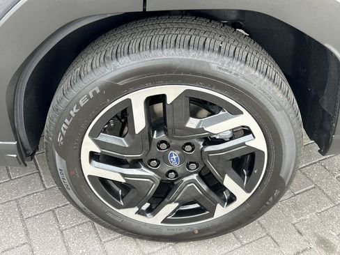 Certified 2025 Subaru Forester Limited image 32