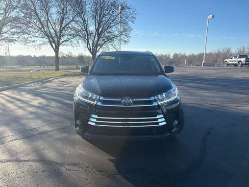 Used 2019 Toyota Highlander Limited image 2