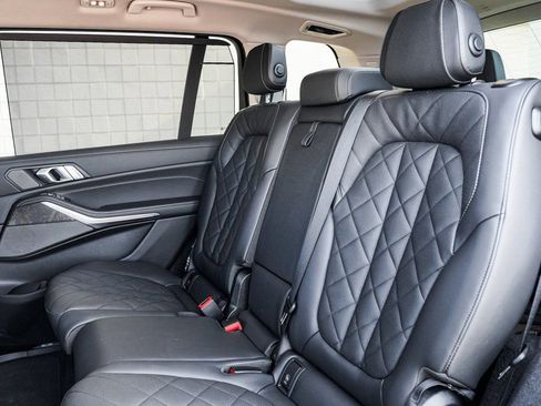 Used 2026 BMW X7 xDrive40i w/ Premium Package image 19