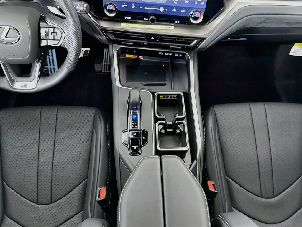 New 2026 Lexus TX 500h AWD image 17
