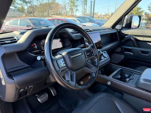 Used 2023 Land Rover Defender 130 X AWD/4WD image 9