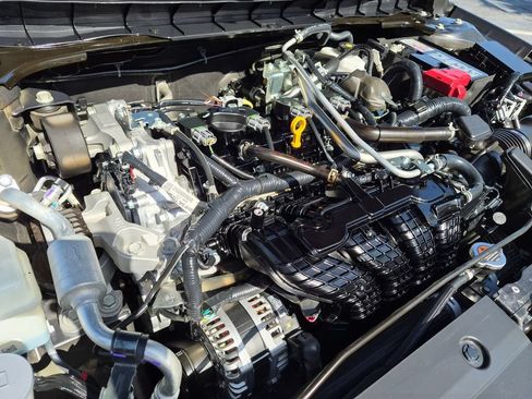 Used 2025 Nissan Altima 2.5 SV FWD image 30