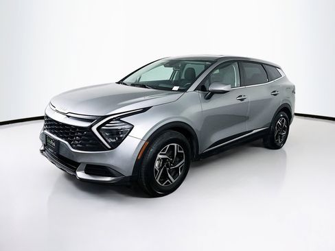 Used 2024 Kia Sportage LX image 3