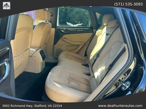 Used 2018 Porsche Macan AWD/4WD image 18