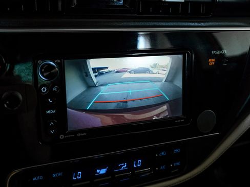 Used 2018 Toyota Corolla iM FWD image 18