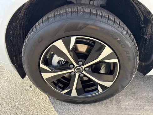 New 2026 Volvo XC60 B5 Core w/ Protection Package image 9