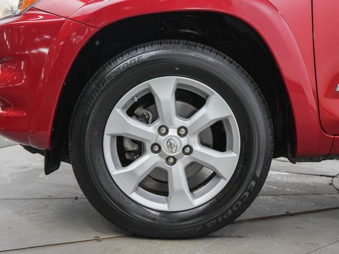 Used 2011 Toyota RAV4 Limited w/ Limited Extra Value Pkg FWD image 29