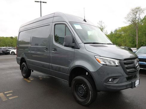 Used 2023 Mercedes-Benz Sprinter 2500 image 7