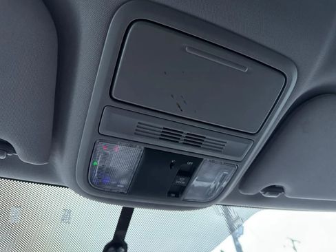 Used 2018 Honda Odyssey LX image 34