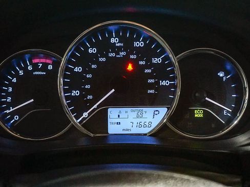 Used 2014 Toyota Corolla LE image 25