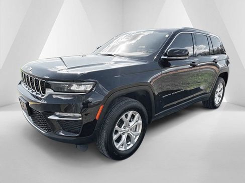 Used 2023 Jeep Grand Cherokee Limited image 3